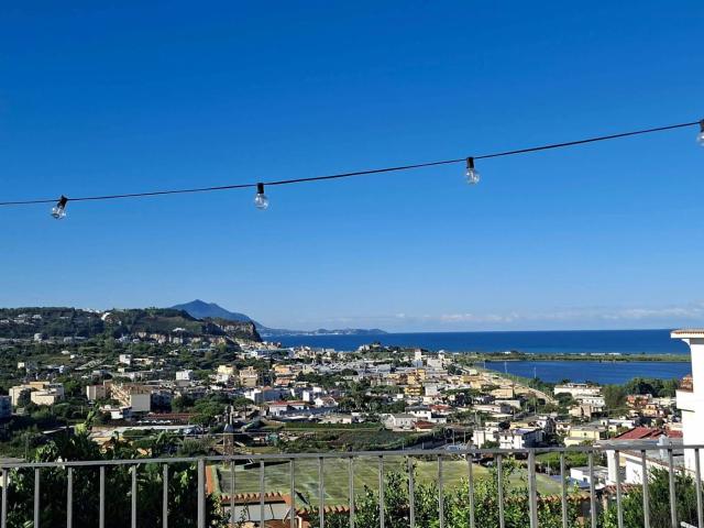 Villa unifamiliare via Marco Aurelio, Centro, Bacoli