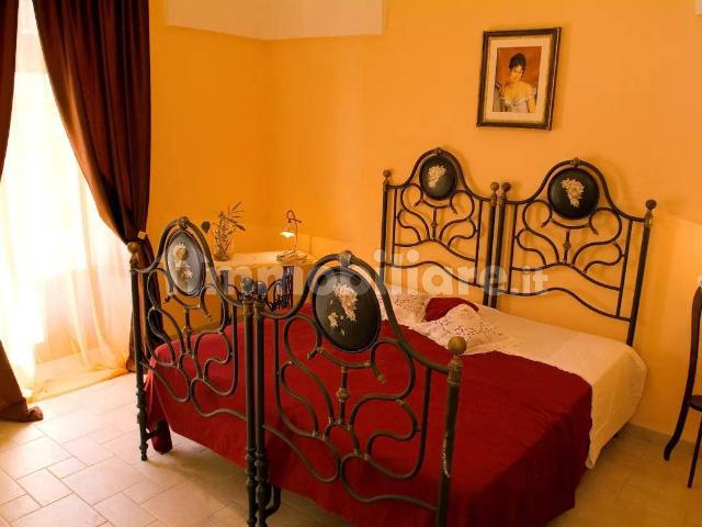 Villa unifamiliare via Martina Franca 100, Centro, Cisternino