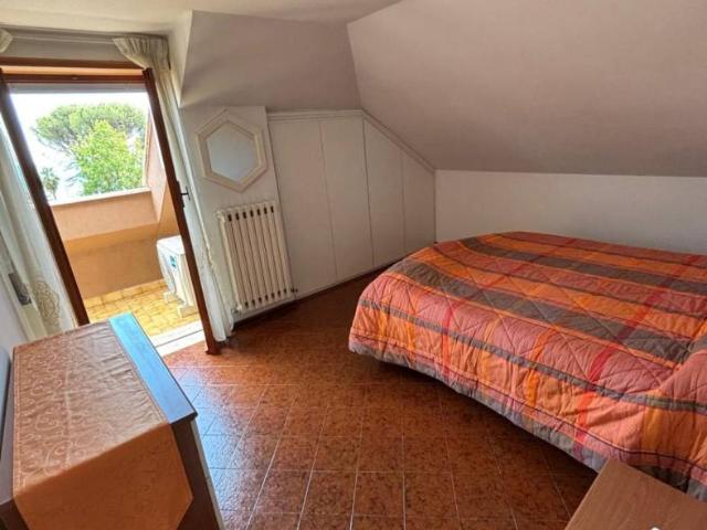 Villa unifamiliare via Alessandro De Meo 7, Centro, Formia