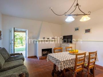 Villa unifamiliare via Balone, 4, Capanne, Prato, Montignoso