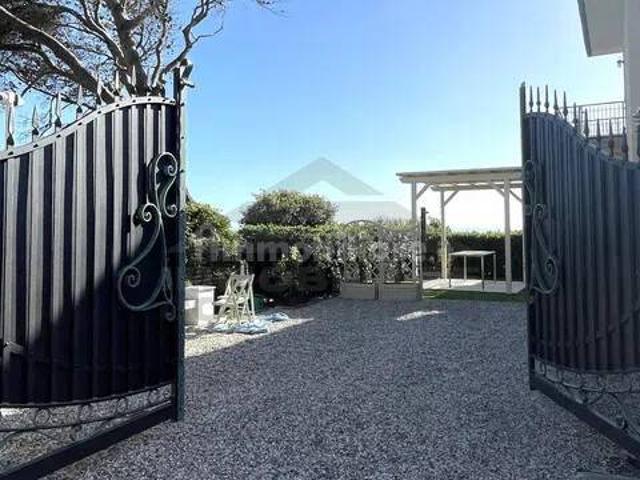 Villa unifamiliare via Bengasi, 52, Castiglioncello, Rosignano Marittimo