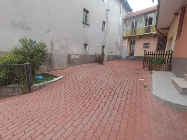 Villa unifamiliare via Caduti sul Lavoro, Gabbio Cereda Ramate, Casale Corte Cerro