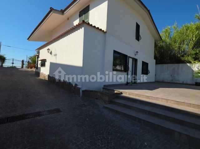 Villa unifamiliare via Cicerone 6, Centro, Bacoli