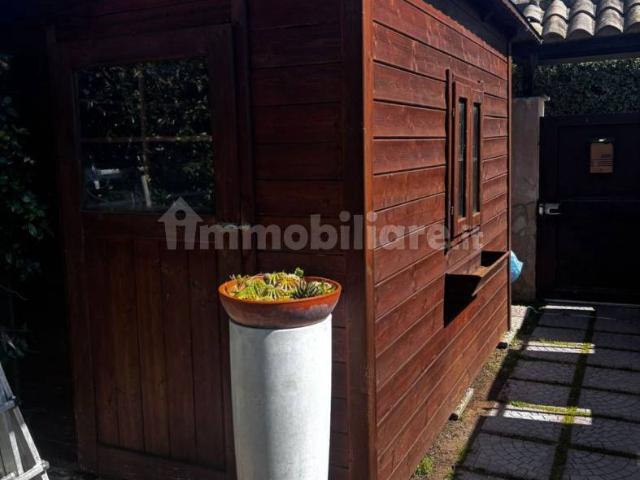 Villa unifamiliare via Civezzano, 12, Infernetto, Roma