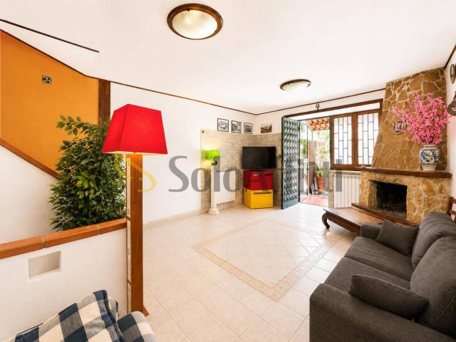 Villa unifamiliare via Due Portoni, Chiaiano, Napoli