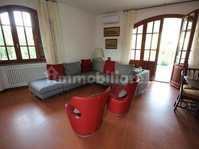 Villa unifamiliare via dei Tigli 2, Tirrenia, Pisa