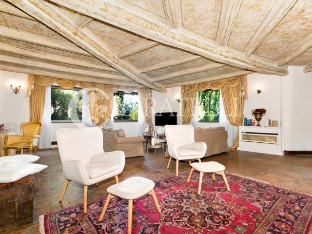 Villa unifamiliare via dei Due Ponti 115, Cassia San Godenzo, Roma