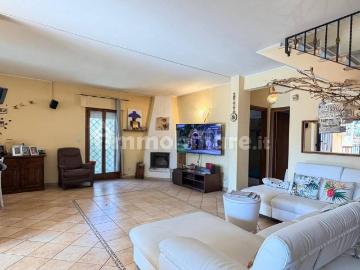 Villa unifamiliare via delle Camelie, Lido dei Pini, Anzio