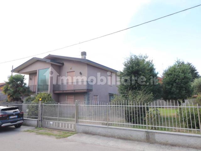 Villa unifamiliare via Don Giovanni Minzoni 51, Centro, Magnago