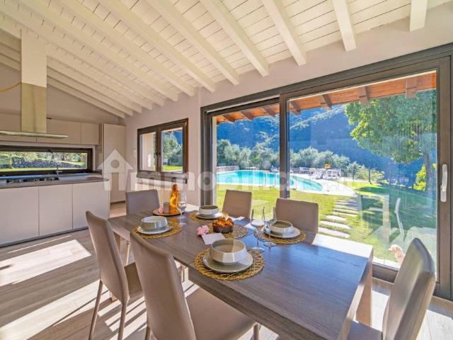 Villa unifamiliare via Fenice 3B, Pilzone, Iseo