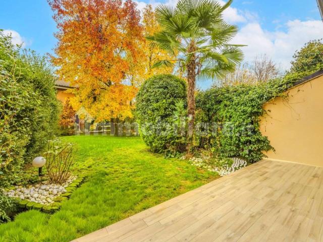 Villa unifamiliare via Giacomo Leopardi, 39, Centro, Arese