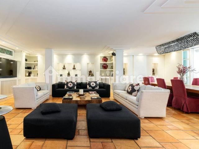 Villa unifamiliare via Luigi Cherubini, Infernetto, Roma