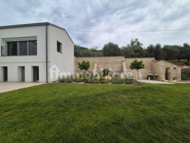 Villa unifamiliare via San Donato, Villaga