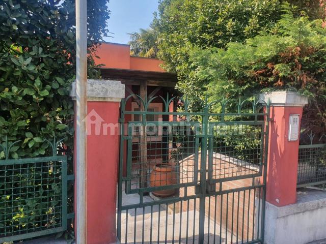 Villa unifamiliare via Sandro Gallo 8, Lido di Venezia, Venezia