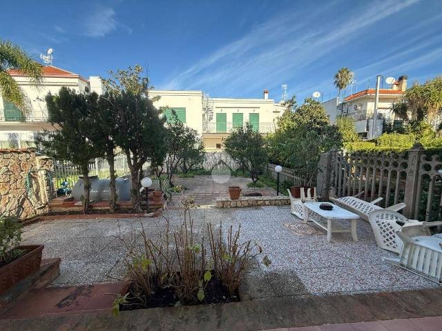 Villa unifamiliare via Urania 21, Mondello Valdesi, Palermo