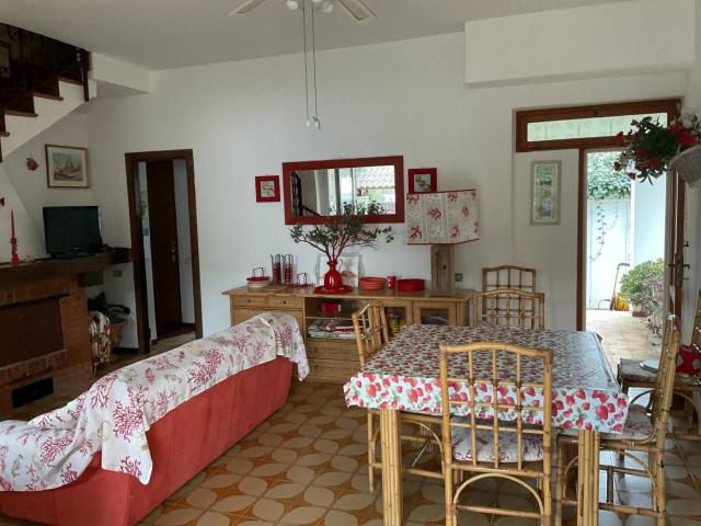 Villa unifamiliare via Viserba, Fregene, Fiumicino