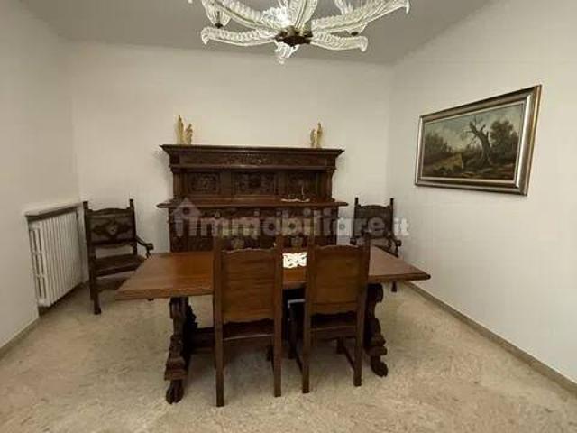 Villa unifamiliare via Zozi, 24, Centro, Maranello