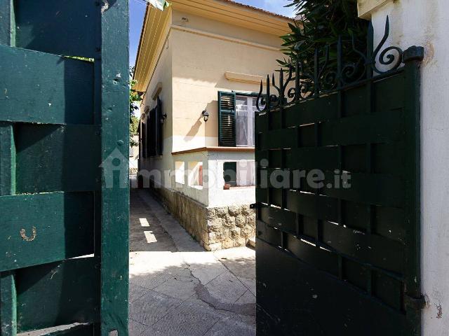 Villa unifamiliare viale Galatea 26, Mondello Valdesi, Palermo