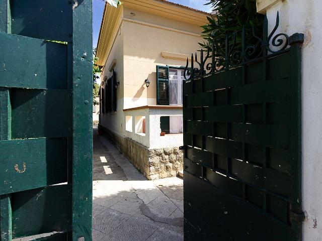 Villa unifamiliare viale Galatea 26, Mondello Valdesi, Palermo