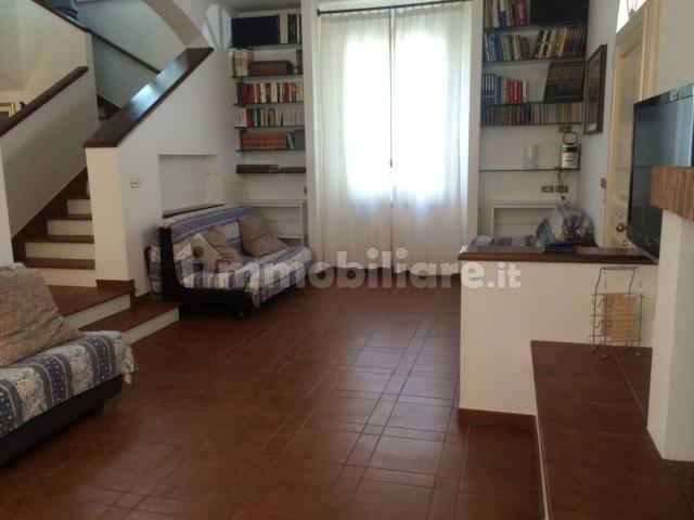 Villa unifamiliare viale Giuseppe Giusti 10, Centro, Riccione