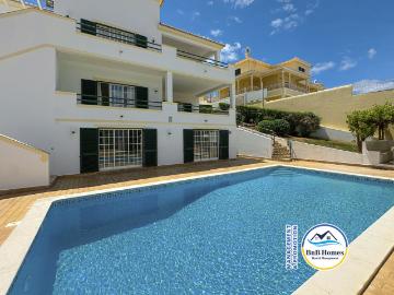Villa Verde 4 bedrooms, Marina view, pool & BBQ