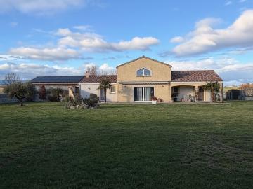 VILLA VERNOSC LIMITE DAVEZIEUX DE 180M2 SUR TERRAIN PLAT CONSTRUCTIBLE DE 3100 M2