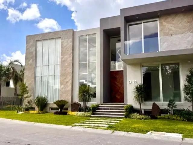 Villa verona | residencia en venta en puerta de hierro, zapo