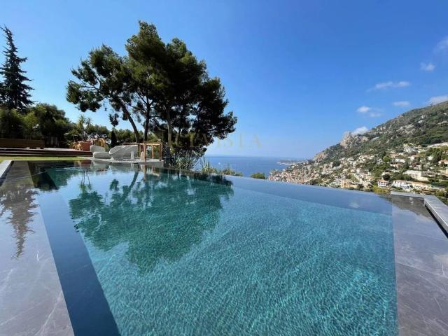 Villa • Village Cros de Caste Coupiere Mont Gros