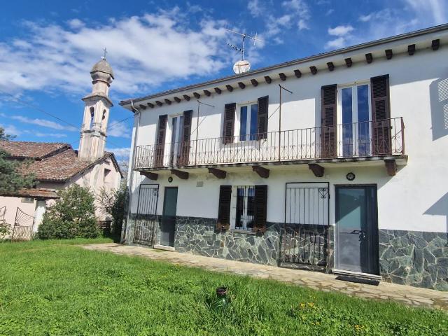 Villa / Villetta in vendita a Dego, Piano