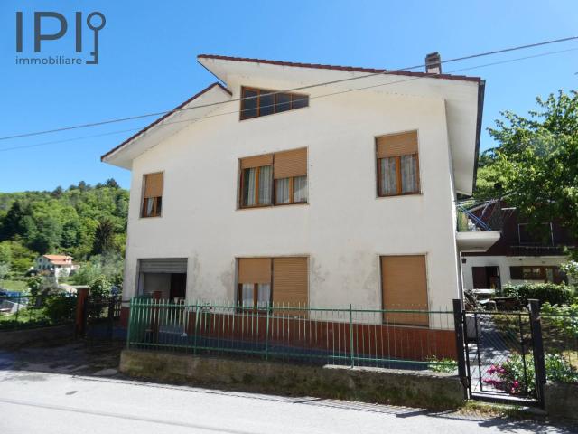 Villa / Villetta in vendita a Osiglia