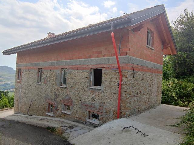Villa / Villetta in vendita a Santo Stefano Belbo