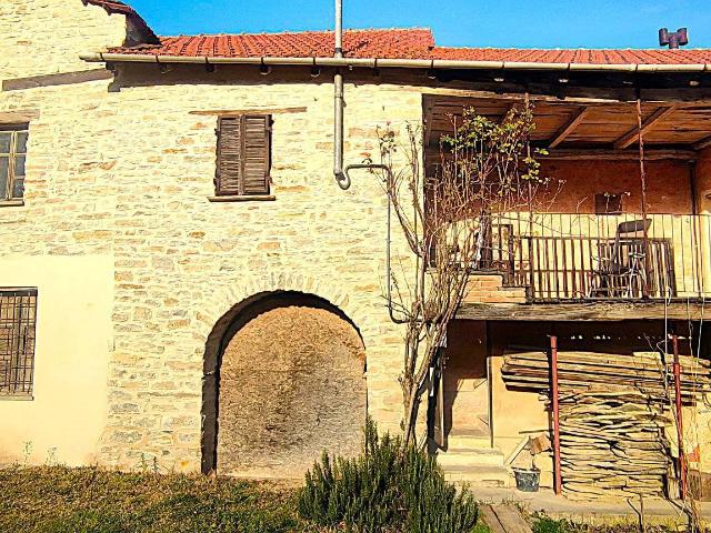 Villa / Villetta Semindipendente in vendita a Mombarcaro