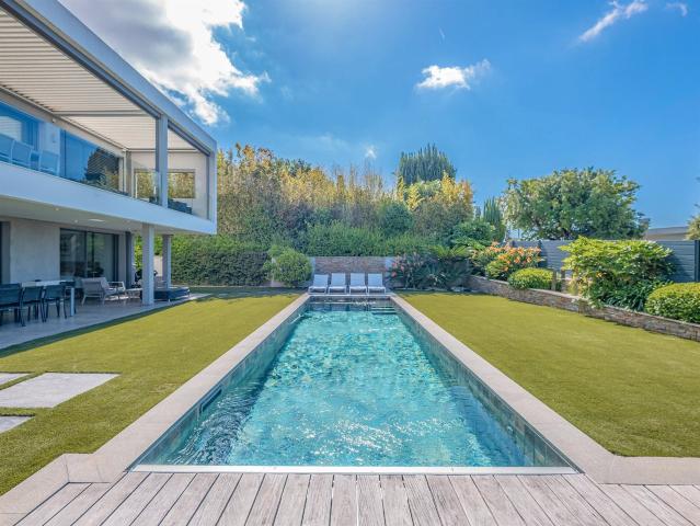 Villa Vue Mer A Pieds Du Centre De Saint Raphael 235m² Saint Raphaël