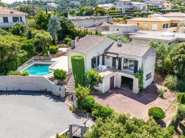 Villa vue mer Piscine Garage À Vendre