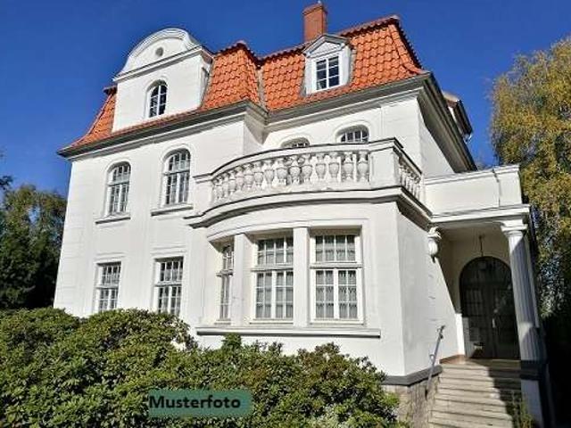 Villa wer bringt hier wieder Leben hinein?