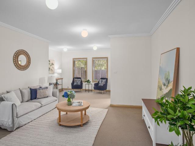 Villa with extensive yard