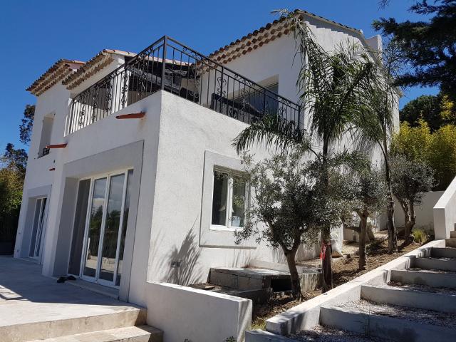 Villa with Pool and Panoramic views above Cannes