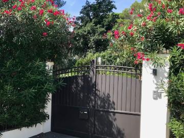Villa with pool in walking distance to Mougins School