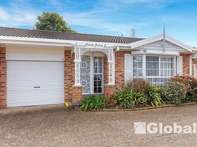 Villa with Two Car Spaces in Prime Location