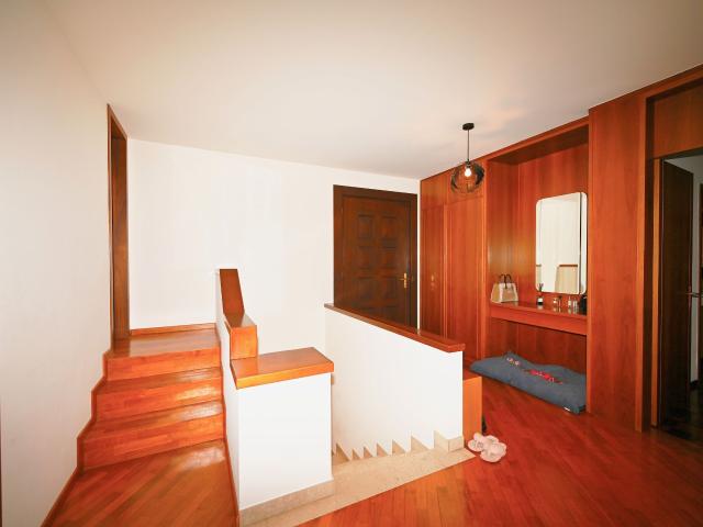 Villa with 9 rooms on sale in Breganzona 370 m² | dreamo. Ch