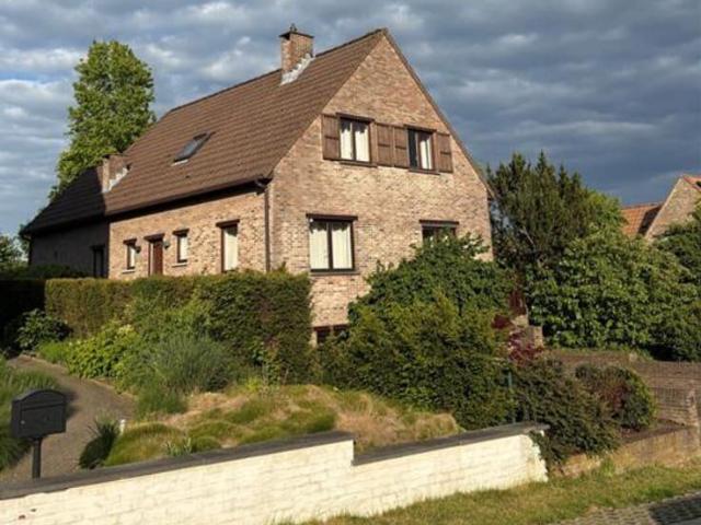 Villa with 4 bedrooms and a garden