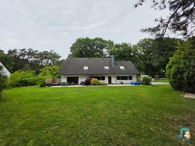 Villa with 5 bedrooms 10 mins from SHAPE