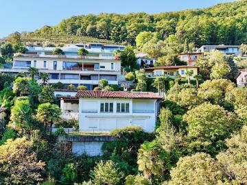 Villa zur Renovierung mit 180° Blick auf den Luganer See
