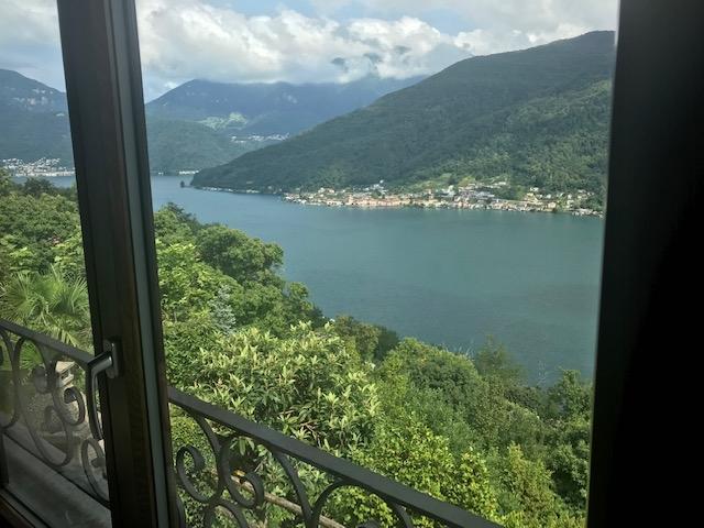 villa a Morcote con la piscina
