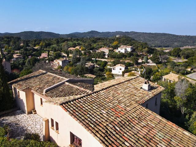 Villa A Fort Potentiel Avec Vue Degagee Sur Les Roches Rouge. 120m² Agay