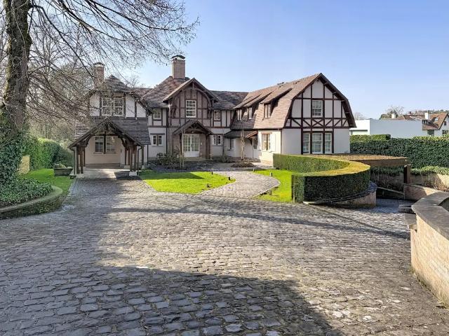 Villa à louer avec garage et terrasse, Uccle
