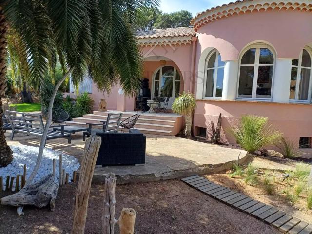 Villa a louer a La Croix Valmer a pied a la plage