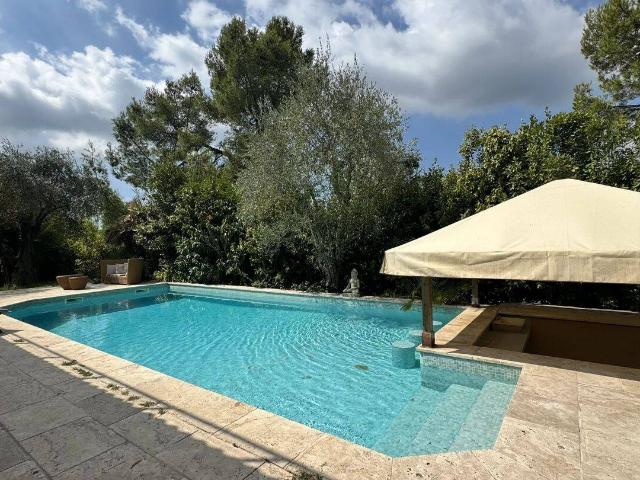 VILLA à louer de suite à l'année