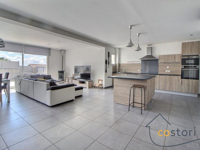 Villa à louer, 4 pièces Draguignan 83300