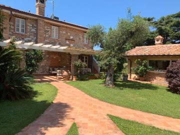 Villa a Pietrasanta
